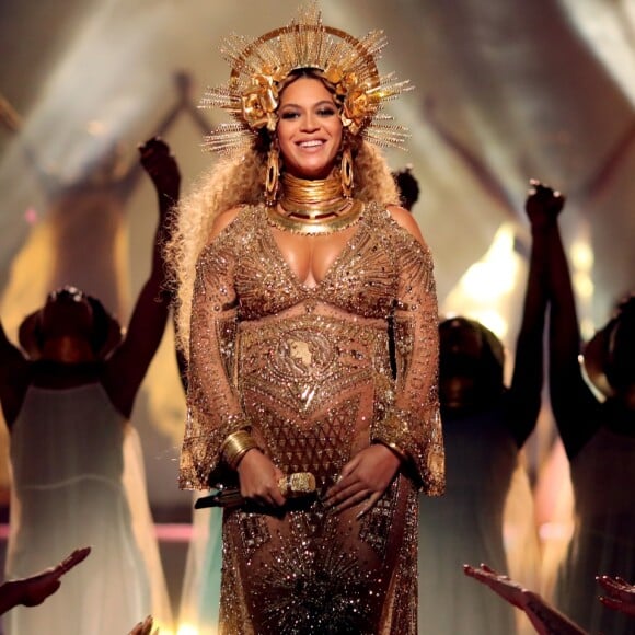 Beyoncé divulgou a primeira foto dos gêmeos na web nesta sexta-feira, 14 de julho de 2017