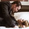 Vitor (Daniel de Oliveira) dopa Alice (Sophie Charlotte) e a leva, inconsciente, para um motel, na supersérie 'Os Dias Eram Assim'