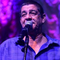 Zeca Pagodinho passa bem após acidente com quadriciclo: 'Estado é estável'