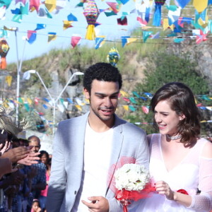 Sophia Abrahão e Sergio Malheiros se vestem de noivos para cerimônia junina