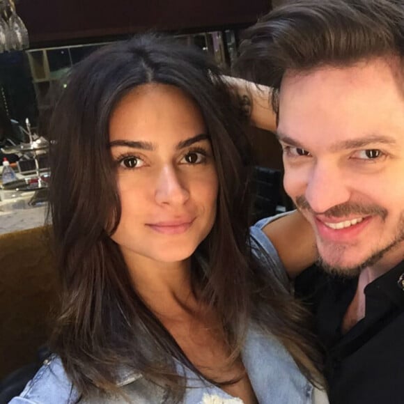 O hairstylist Tiago Parente já cortou os fios da atriz Thaila Ayala