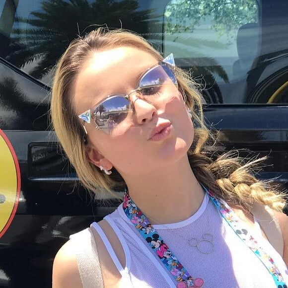 Larissa Manoela está passando férias na Disney