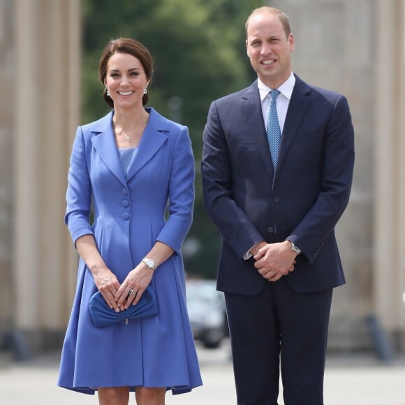 Kate Middleton e príncipe William estiveram em Varsóvia, na Polônia, antes de desembarcarem na Alemanha