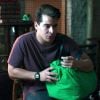 Júlio (Thiago Martins) arma novo plano para devolver mala com os dólares roubados a Pedrinho (Marcos Caruso), na novela 'Pega Pega', a partir de 24 de julho de 2017