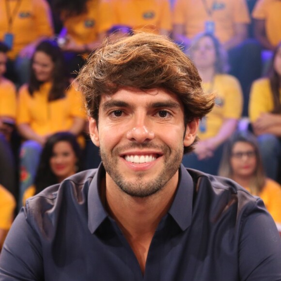 Kaká afirmou estar feliz com a atual fase amorosa e elogiou a namorada