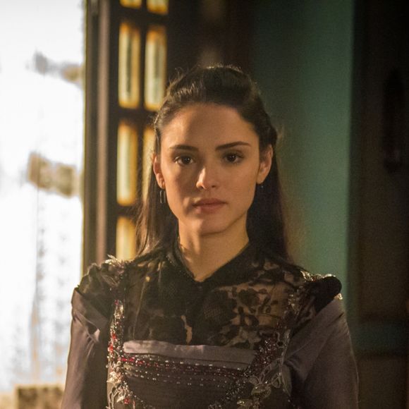 Anna (Isabelle Drummond) resolve ir atrás de Fred Sem Alma (Leopoldo Pacheco) para tentar descobrir segredos de Thomas (Gabriel Braga Nunes) novamente, na novela 'Novo Mundo'