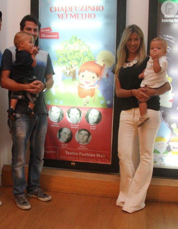 Felipe e Guilherme, filhos gêmos de Marcelo Serrado e Roberta Fernandes, completam 1 aninho no dia 9 de abril de 2014