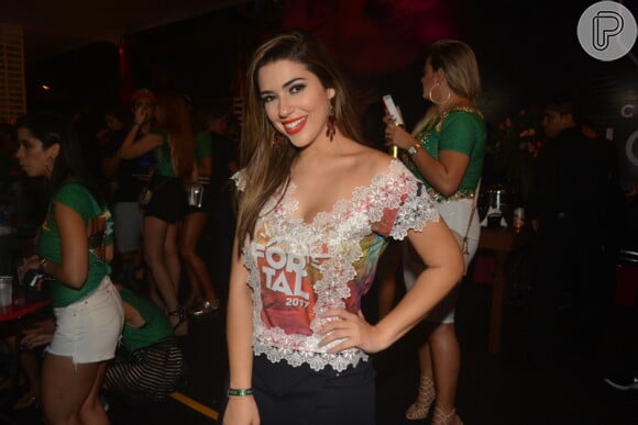 Vivian Amorim, do 'BBB17', explicou a ausência do namorado, Manoel: 'Compromisso em BH'