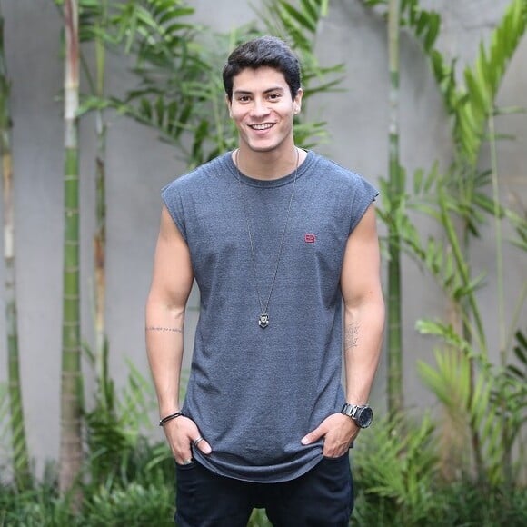 Arthur Aguiar disse 'eu te amo' para Mayra Cardi no Instagram