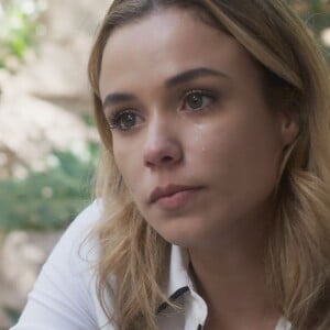 Ive (Juliane Araújo) tentará se defender com Vitor (Daniel de Oliveira) na série 'Os Dias Eram Assim': 'Juro, não fiz nada'