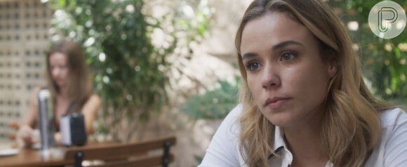 Ive (Juliane Araújo) tentará se defender com Vitor (Daniel de Oliveira) na série 'Os Dias Eram Assim': 'Juro, não fiz nada'