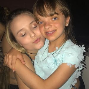 Larissa Manoela e o namorado vão à festa de Rafaella Justus: 'Xodózinha'