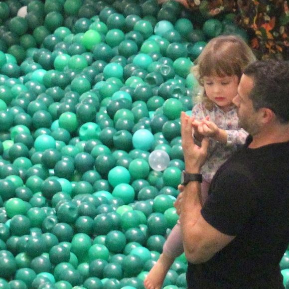 Malvino Salvador com Ayra, sua filha do meio