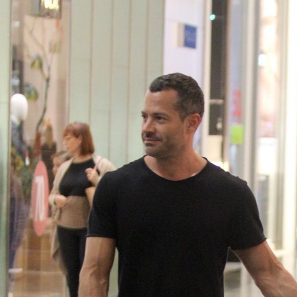 Malvino Salvador acompanhou as duas no passeio