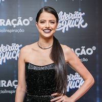 Bruna Marquezine disputará Renato Góes com Marina Ruy Barbosa em novela