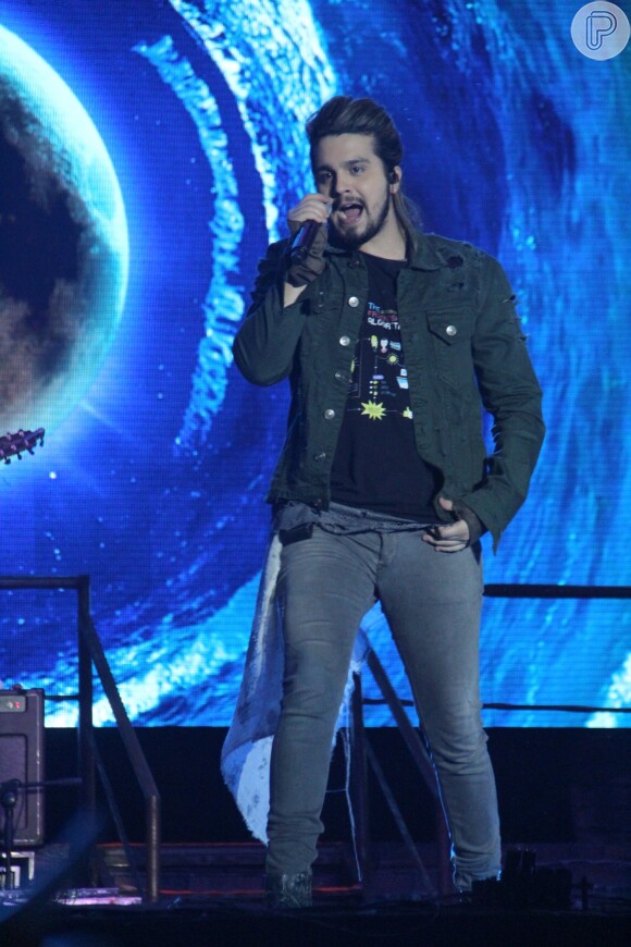 Luan Santana também se apresentou no Canta Niterói