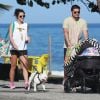 Yanna Lavigne surgiu sorridente em clique de passeio com a filha, Madalena, e Bruno Gissoni
