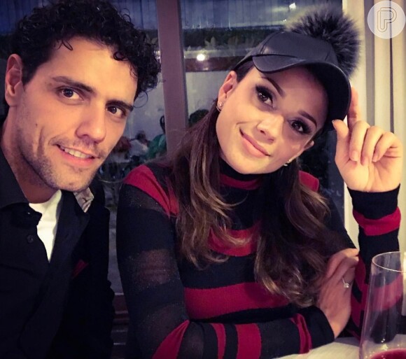 Paula Fernandes e Thiago Arancam falaram sobre o namoro em entrevista