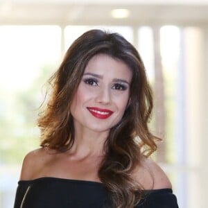 Paula Fernandes elogiou o namorado, Thiago Arancam: 'É bom encontrar alguém que veio de tão longe e que tem o mesmo romantismo que eu tenho'