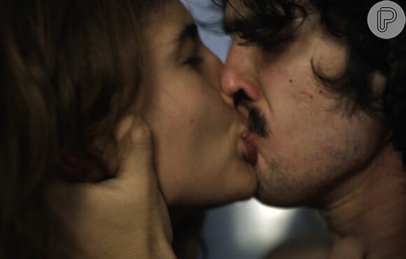 Rimena (Maria Casadevall) engravidará de Gustavo (Gabriel Leone) na série 'Os Dias Eram Assim'