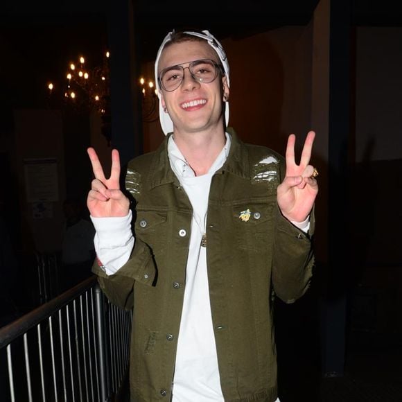 Leo Picon esteve no aniversário de 23 anos de Gabi Lopes