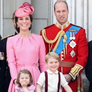 Kate Middleton e príncipe William proibiram o uso de eletrônicos pelos filhos, George e Charlotte