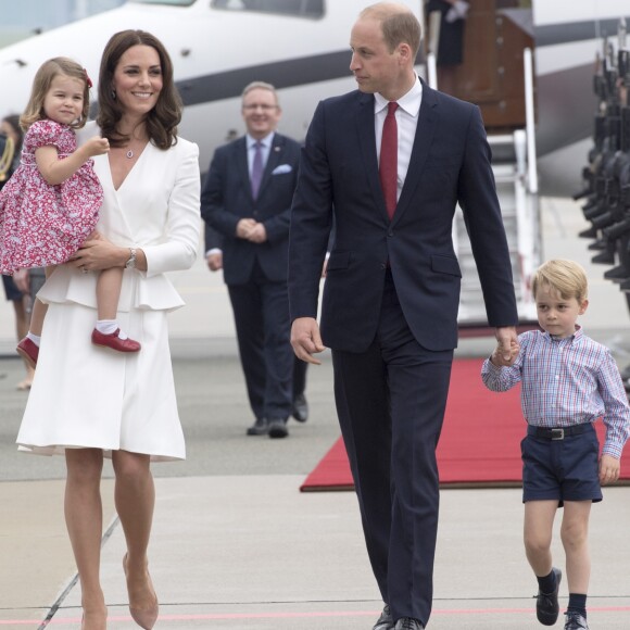 'Kate e William acreditam firmemente em brinquedos, atividades ao ar livre e tudo que estimule a imaginação', disse uma fonte à revista 'US Weekly'