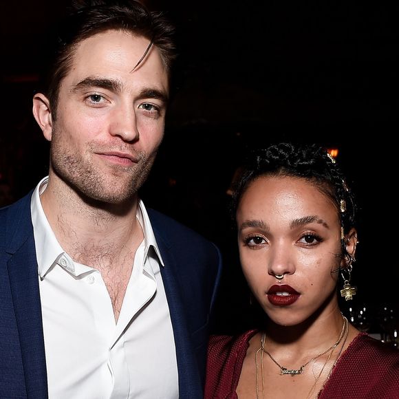Robert Pattinson confirmou que está noivo da cantora FKA Twigs: 'Ela é fantástica'