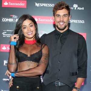 Aline Riscado e Felipe Roque estão namorando há um ano