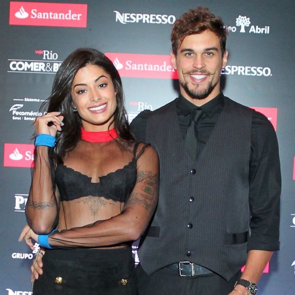 Aline Riscado e Felipe Roque estão namorando há um ano