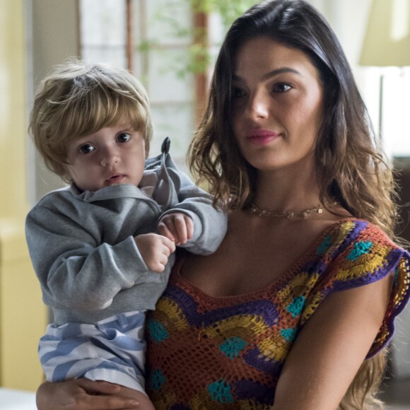 Ritinha (Isis Valverde) jura que vai se vingar de Cibele (Bruna Linzmeyer), na novela 'A Força do Querer'