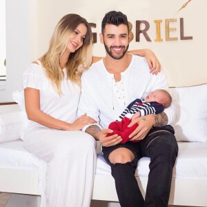 Mulher de Gusttavo Lima, Andressa Suita se dividiu entre os cuidados com o filho, Gusttavo Lima, e produção para fotos