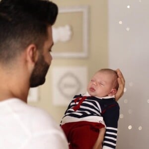 Gusttavo Lima posa com o filho, Gabriel