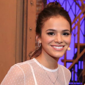 Bruna Marquezine volta das férias após dias curtindo Saint-Tropez