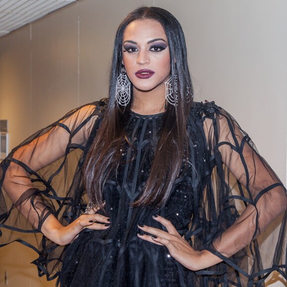 Pabllo Vittar confesso o desejo de engatar um romance futuramente: 'Os boys são muito... Mas um dia eu quero namorar. Não fico sozinha, eu beijo pencas na boca'