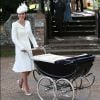 Kate Middleton já havia usado o vestido-casaco Alexander McQueen no batizado da filha caçula, Charlotte, em 5 de julho de 2015