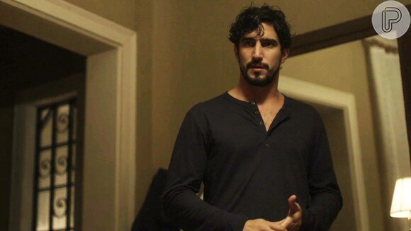 Renato (Renato Góes) descobre que Vitor (Daniel de Oliveira) não é o pai de Lucas (Xande Valois), na supersérie 'Os Dias Eram Assim'