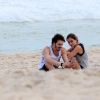Em 'A Força do Querer', Carol Duarte e Gabriel Stauffer gravaram cenas de Ivana e Claudio na praia