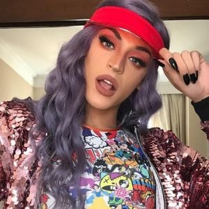 Pabllo Vittar admite atração por homens fardados: 'De policial e bombeiro'