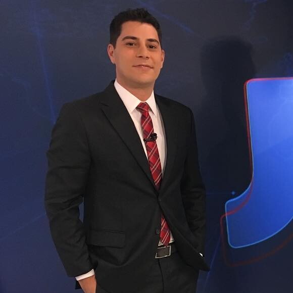 Evaristo Costa surpreendeu muitos fãs ao confirmar a sua saída do 'Jornal Hoje' depois de 14 anos como âncora da atração ao lado de Sandra Annenberg