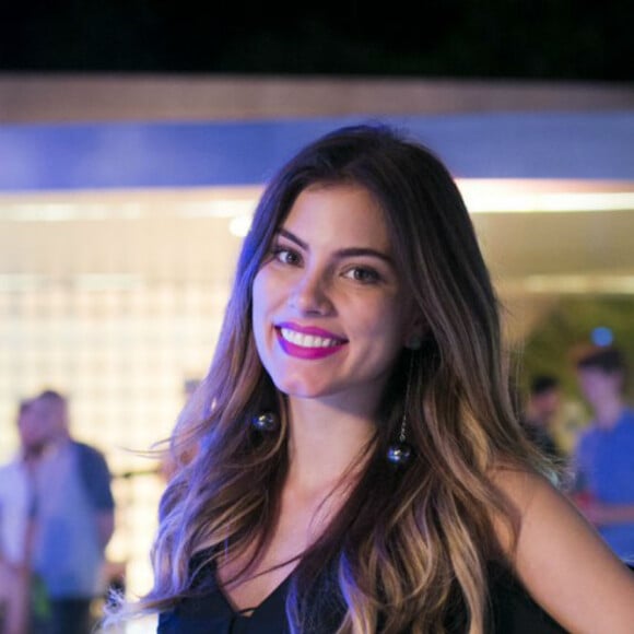 Bruna Hamú exibiu boa forma em evento em São Paulo nesta terça-feira (01)