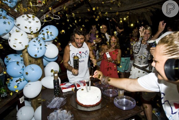 A festa de aniversário de Bruno Gagliasso aconteceu em Fernando de Noronha