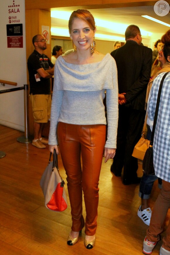 Famosos prestigiam peça 'Tryo Eletryco', de Carolina Dieckmann, Pretinho da Serrinha e Maria Ribeiro, no teatro Fashion Mall, em São Conrado, Zona Sul do Rio de Janeiro, na noite desta quarta-feira, 2 de agosto de 2017