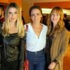 Mariana Ximenes, Rafa Brites e Suzana Pires posam antes de assistir a peça 'Tryo Eletryco'