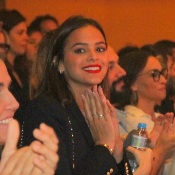 Após gravação de Bruna Marquezine, fãs agitaram as redes sociais. 'Há esperanças', disse um. 'Música do dia que ele foi campeão olímpico e Bruninha estava junto', recordou outro. 'É o destino te dando uma dica anja: vai ser sempre você!', comentou mais uma. 'Aí não há coração que aguente!', lamentou outra admiradora.