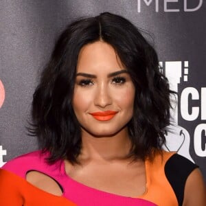 Demi Lovato foi internada em uma clínica de reabilitação em 2015