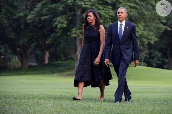 Casada há 25 anos, Michelle Obama deu fim aos rumores de separação parabenizando o ex-presidente dos EUA