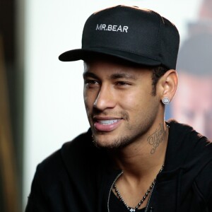 Neymar lamentou a postura da torcida do Barcelon após sua despedida e afirma: 'Nós não somos obrigados a ficar em um clube. Acho que eu estou no meu direito, não faltei com respeito com ninguém'