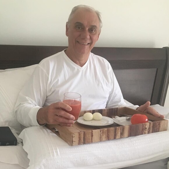 Marcelo Rezende, tratando câncer, foi liberado por médicos para incluir na dieta alguns carboidratos 