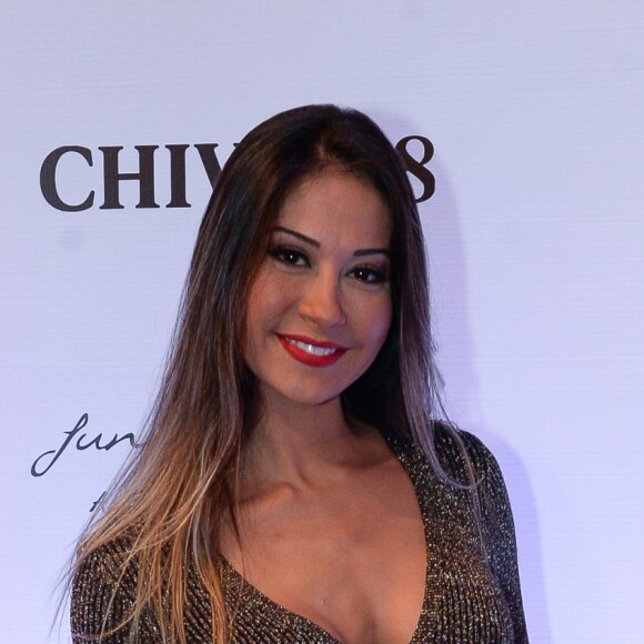 Segundo o jornal 'Extra' deste sábado, 5 de agosto de 2017, Mayra Cardi contou ao programa 'Luciana By Night', da Rede TV, que foi procurada pelas Kardashian por causa de seu programa de emagrecimento